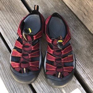 Pre-loved Keen Newport H2 water sandals